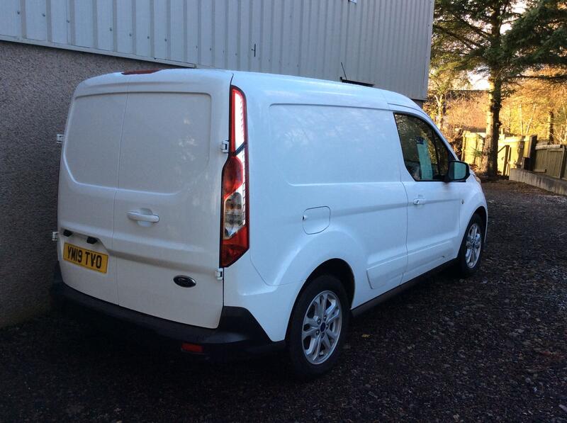 View FORD TRANSIT CONNECT 1.5 200 EcoBlue Limited