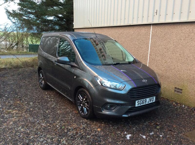 View FORD TRANSIT COURIER 1.5 TDCi Sport