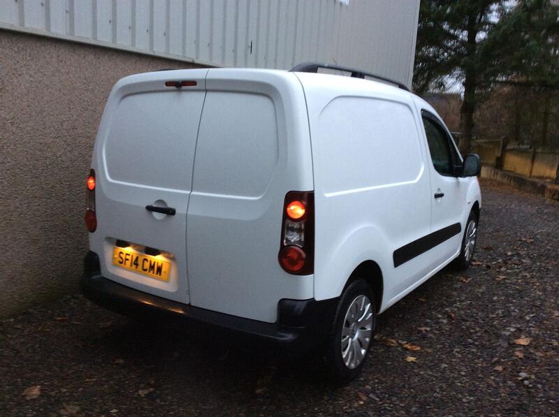 View CITROEN BERLINGO 1.6 HDi 625 LX 