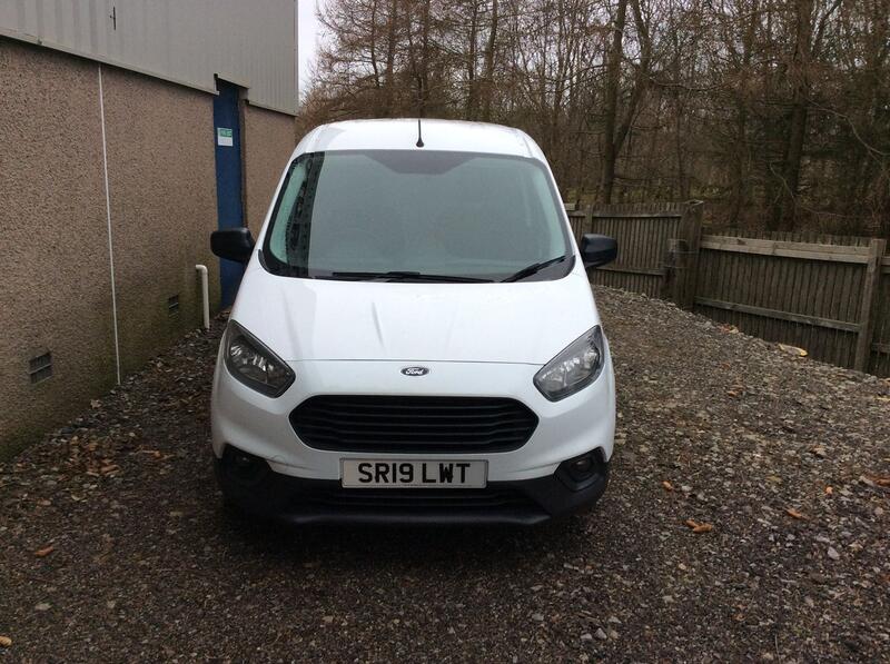 FORD TRANSIT COURIER
