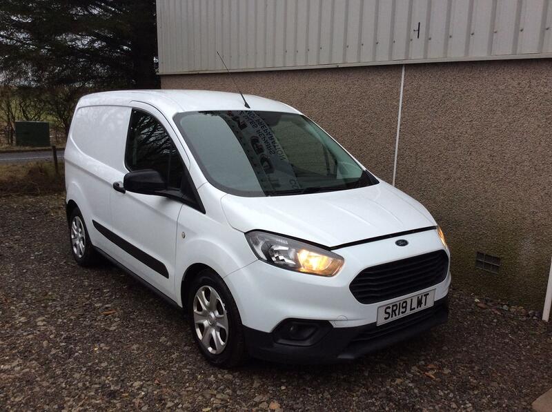 FORD TRANSIT COURIER