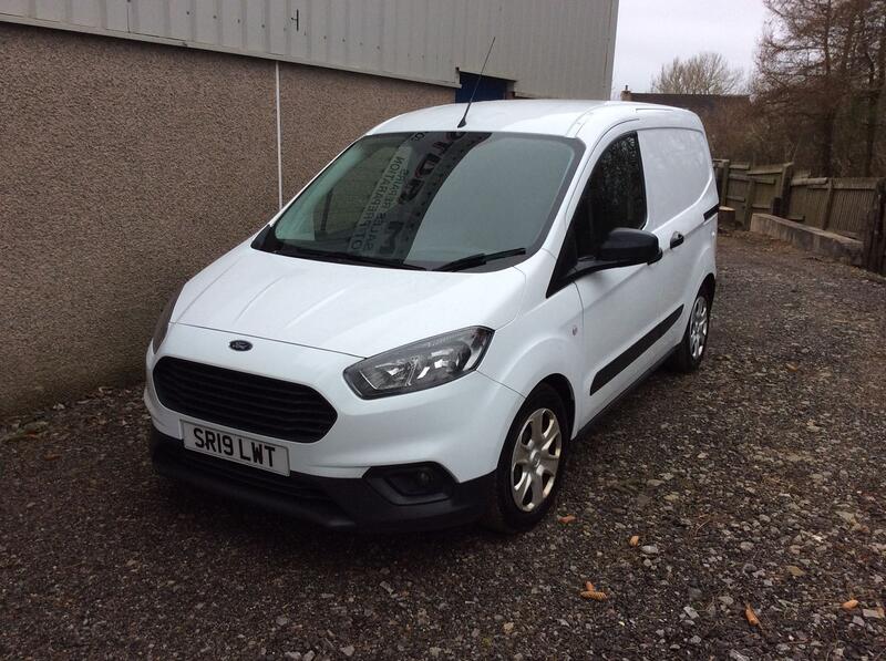 FORD TRANSIT COURIER