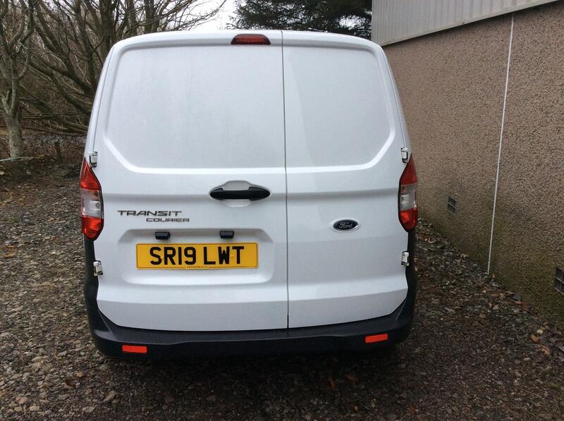 FORD TRANSIT COURIER