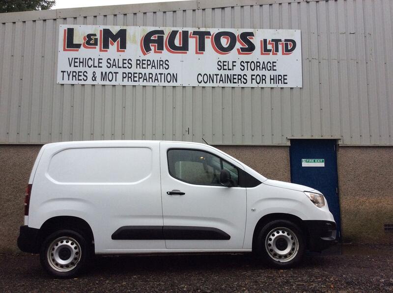 View VAUXHALL COMBO 1.6 Turbo D 2300 Edition 