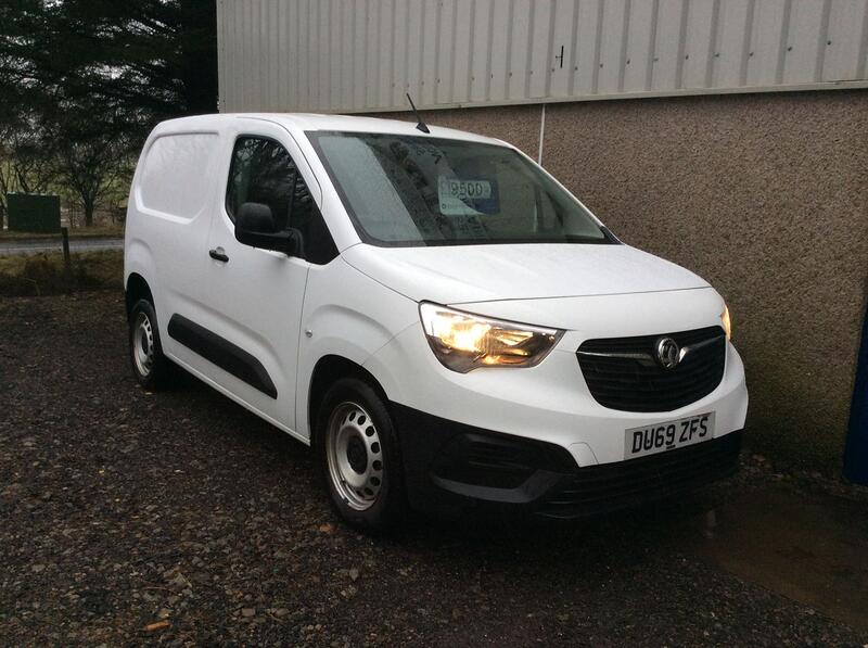 View VAUXHALL COMBO 1.6 Turbo D 2300 Edition 