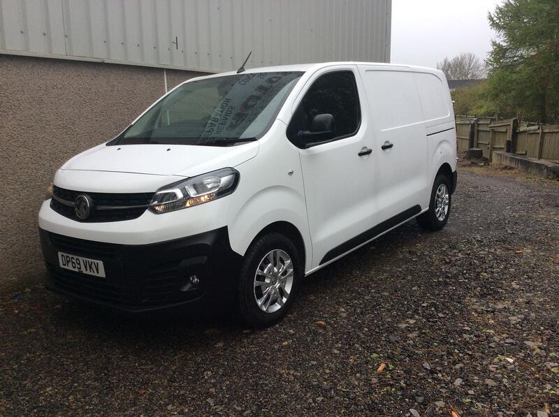 VAUXHALL VIVARO