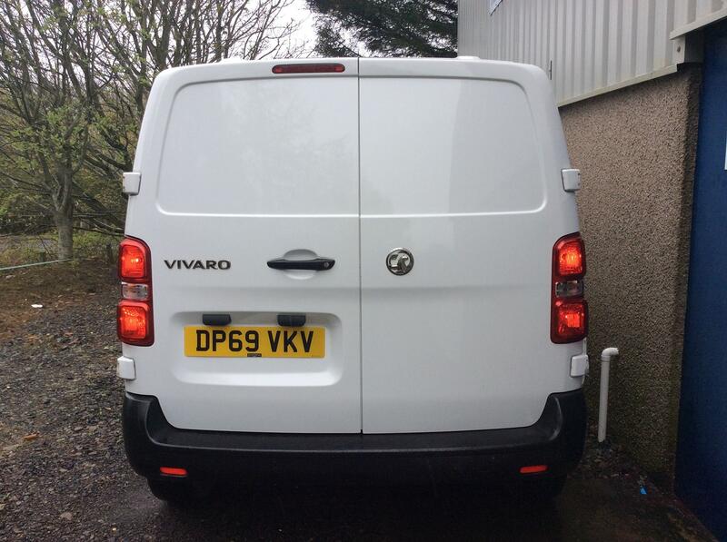 VAUXHALL VIVARO