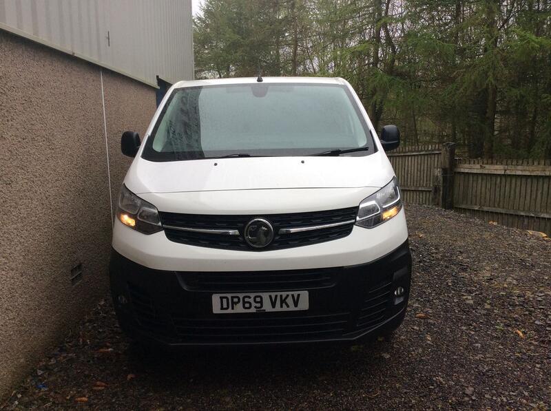 VAUXHALL VIVARO