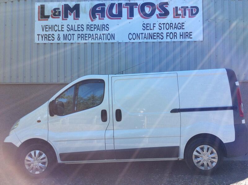 VAUXHALL VIVARO