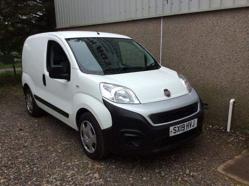 View FIAT FIORINO 1.3 New Fiorino Cargo 1.3 Multijet Ii 80hp Tecnico