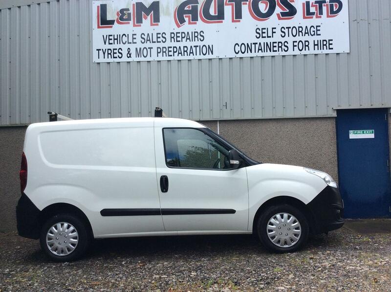 View VAUXHALL COMBO 1.3 CDTi 2000
