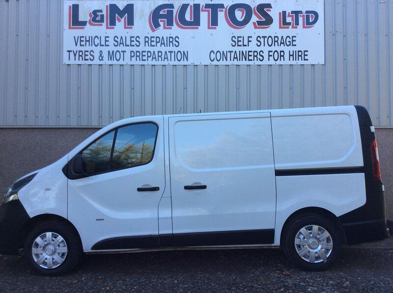 VAUXHALL VIVARO