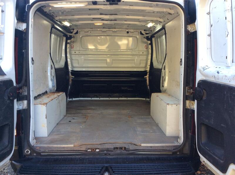VAUXHALL VIVARO