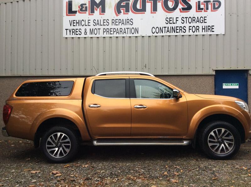 View NISSAN NAVARA 2.3 dCi Tekna