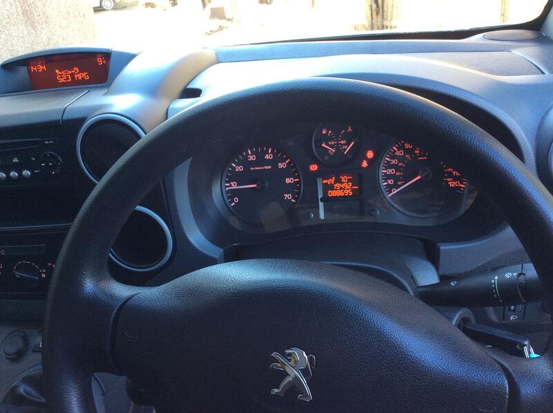 PEUGEOT PARTNER