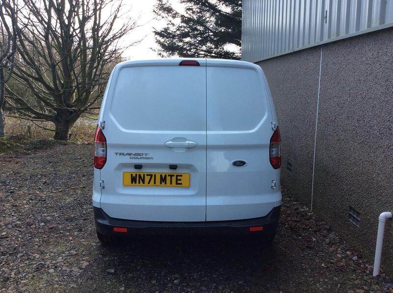 FORD TRANSIT COURIER