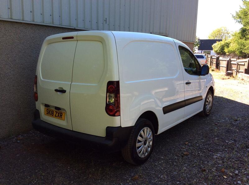 View CITROEN BERLINGO 1.6 BlueHDi 850 Enterprise