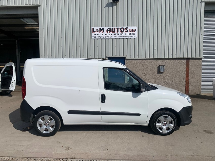 View FIAT DOBLO Multijet 90 L1H1 SWB Opt Start-Stop Euro5 Entry