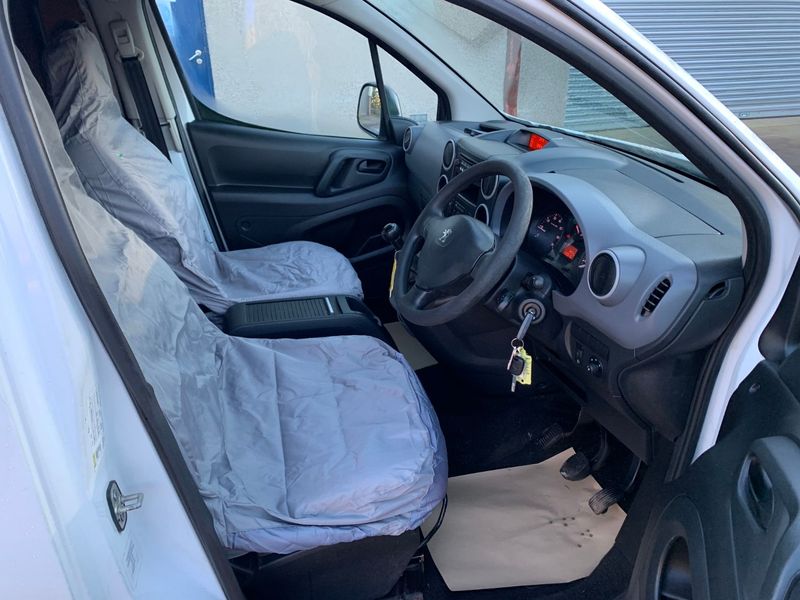 PEUGEOT PARTNER