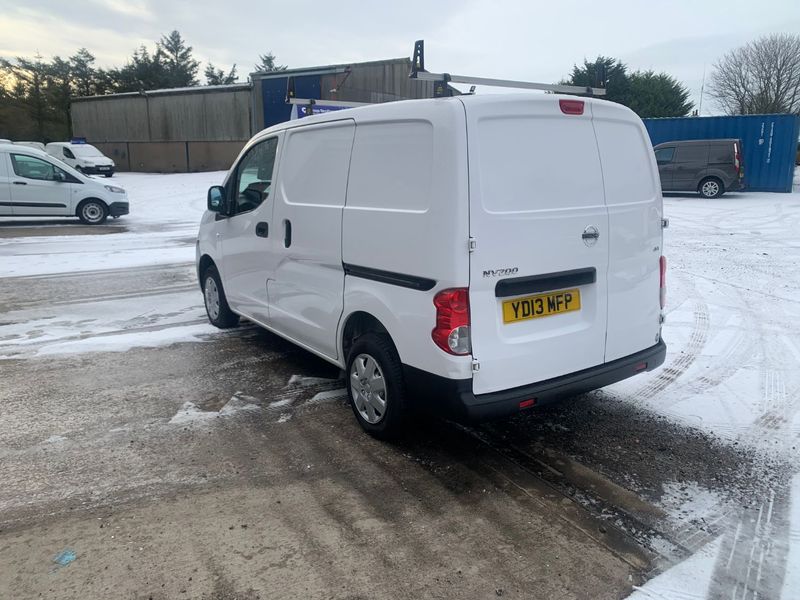 NISSAN NV200