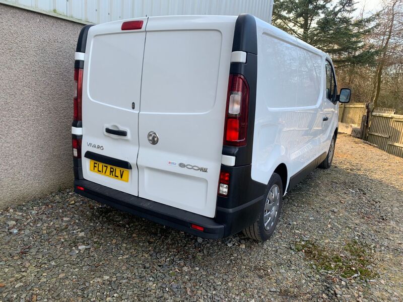 VAUXHALL VIVARO