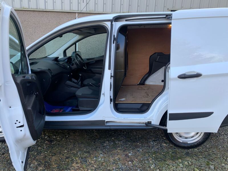 FORD TRANSIT COURIER