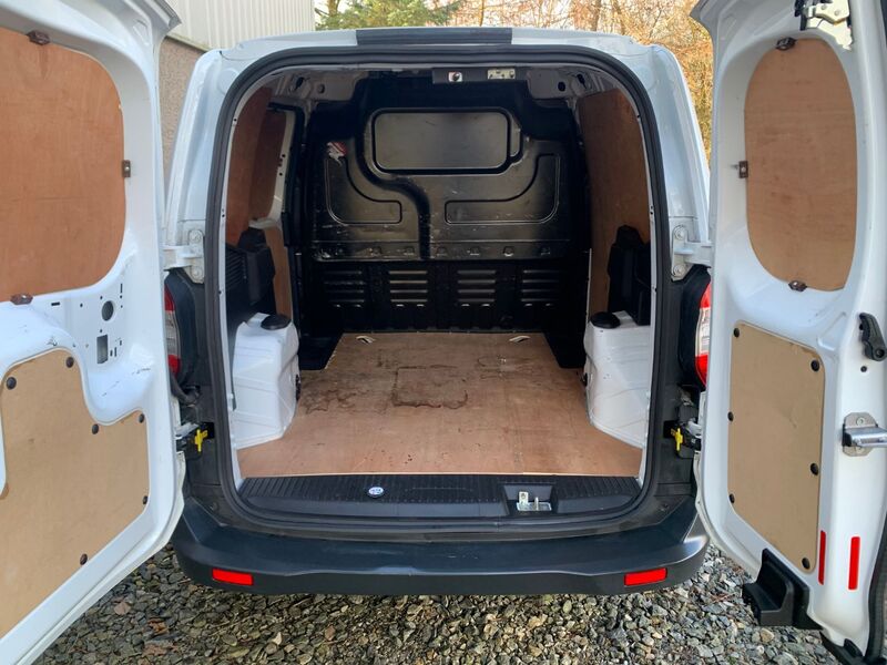 FORD TRANSIT COURIER
