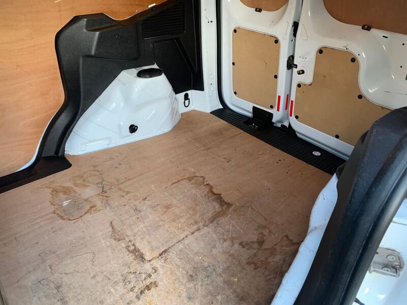 FORD TRANSIT COURIER