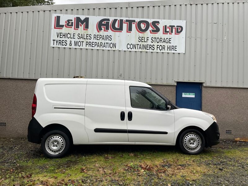 View VAUXHALL COMBO 2300 L2H1 CDTI