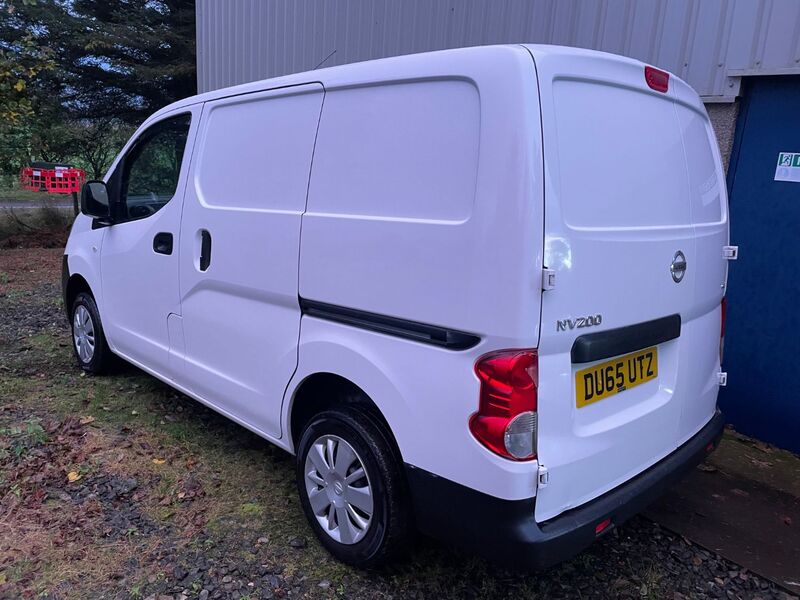 NISSAN NV200