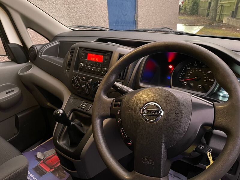 NISSAN NV200