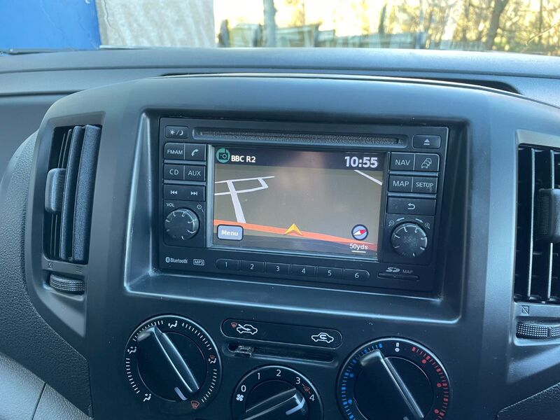 NISSAN NV200