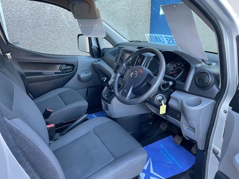 NISSAN NV200