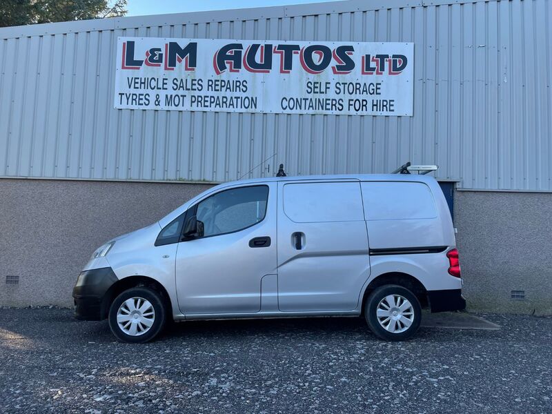 NISSAN NV200