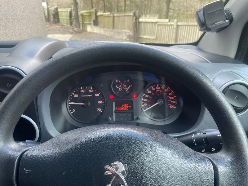 PEUGEOT PARTNER