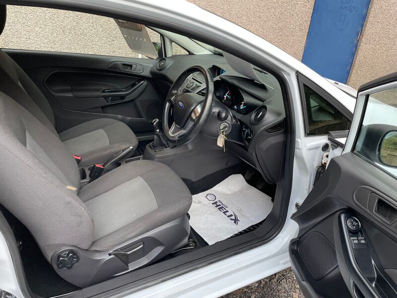FORD FIESTA VAN