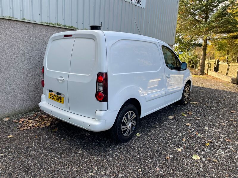 View CITROEN BERLINGO 625 XTR PLUS L1 BLUEHDI