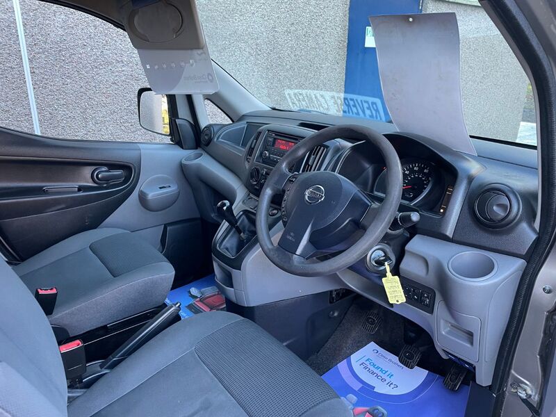 NISSAN NV200