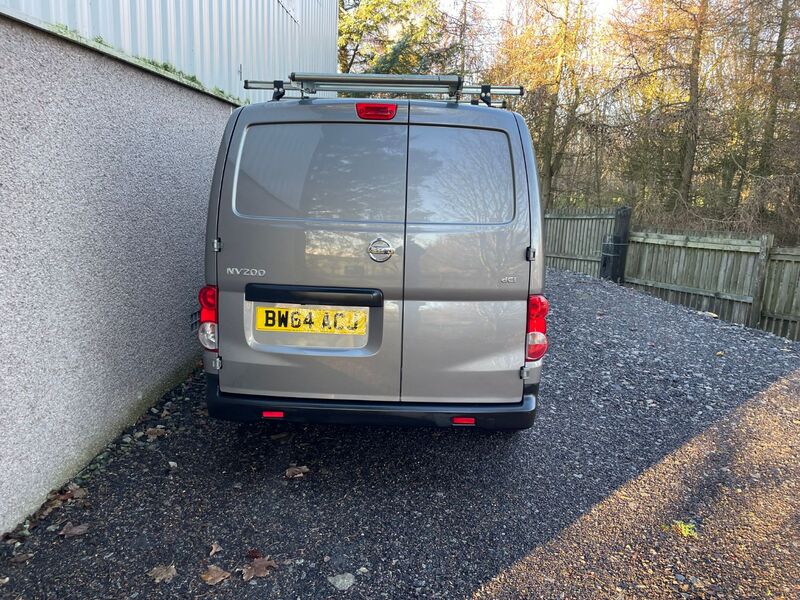 NISSAN NV200