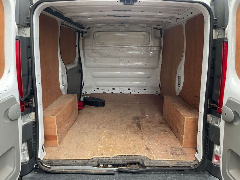 VAUXHALL VIVARO