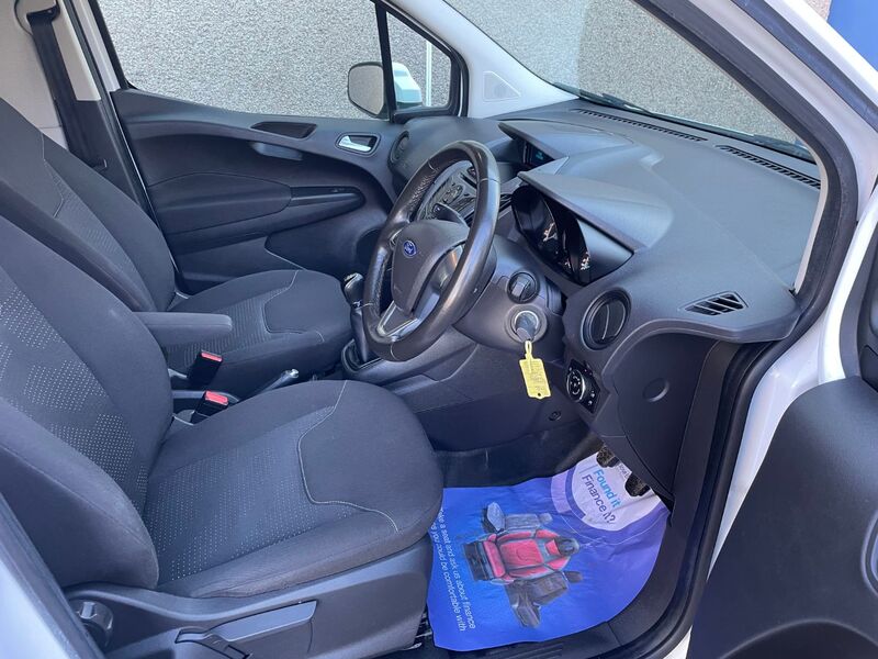 FORD TRANSIT COURIER