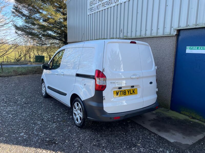 FORD TRANSIT COURIER