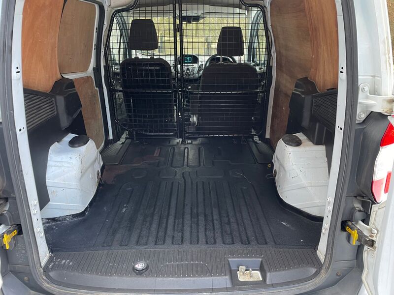FORD TRANSIT COURIER