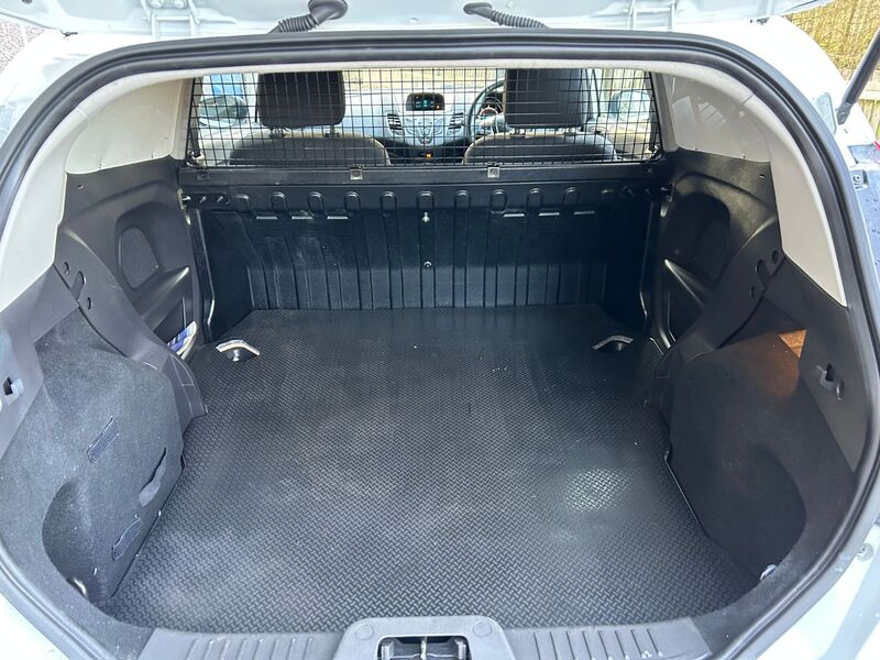 FORD FIESTA VAN
