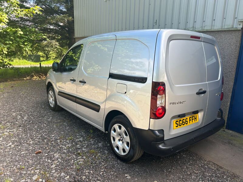 PEUGEOT PARTNER