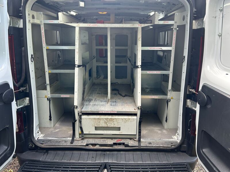 VAUXHALL VIVARO