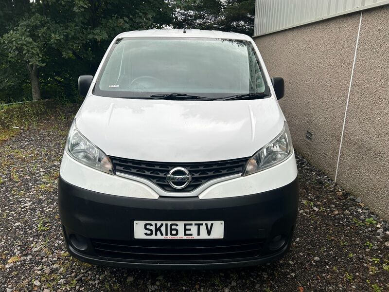NISSAN NV200