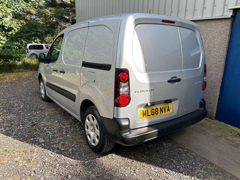 PEUGEOT PARTNER